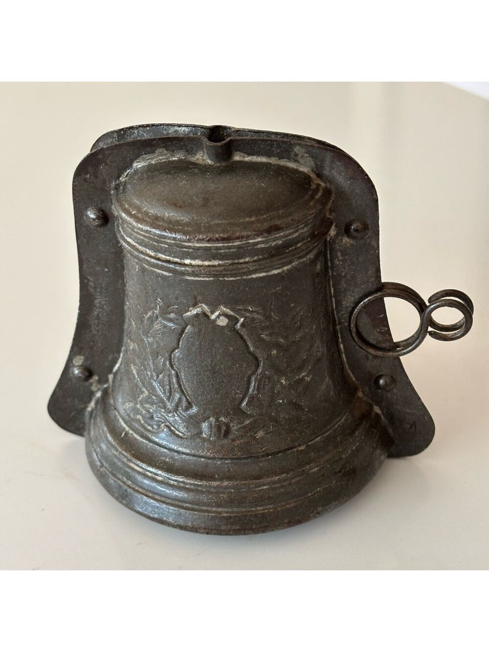 ANTIQUE ANTON REICHE TIN DECORATIVE BELL DOUBLE SIDED CHOCOLATE MOLD #9768 4"